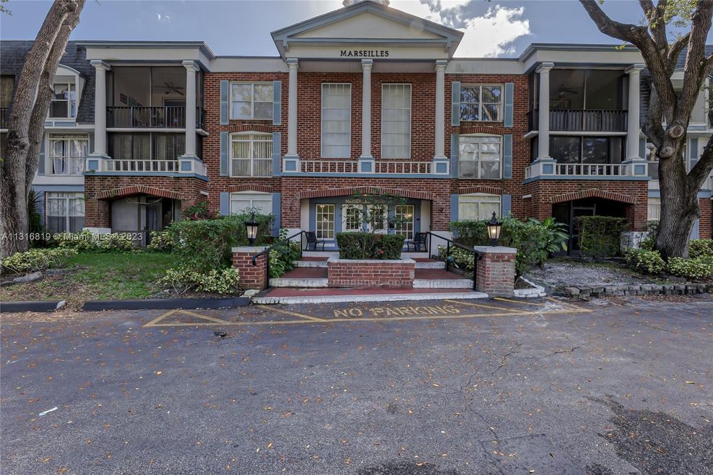 Photo of 3660 Inverrary Dr #3Z, Lauderhill, FL 33319 (MLS # A11316819)