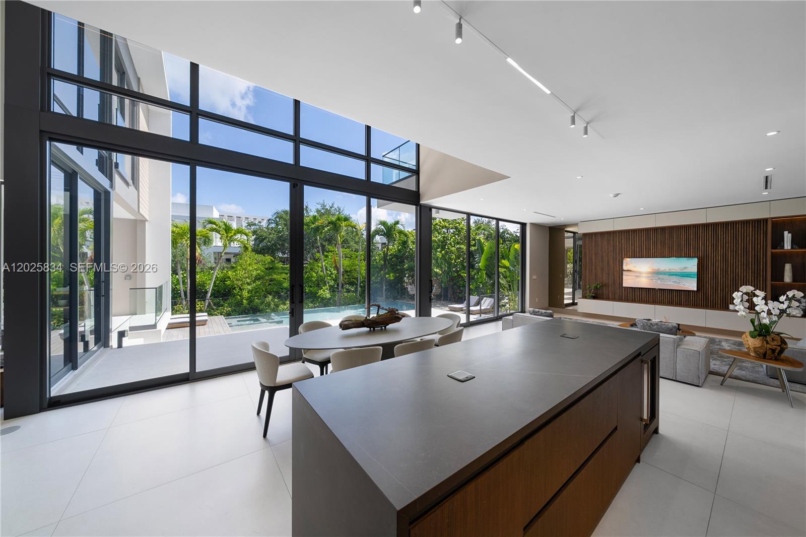 TROPICAL ISLE HOMES SUB - Residential