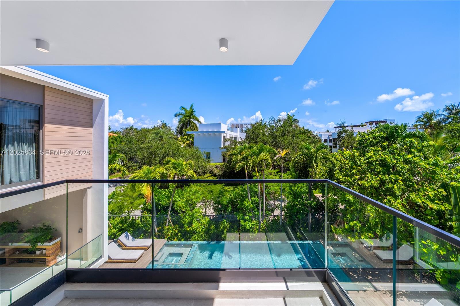 TROPICAL ISLE HOMES SUB - Residential