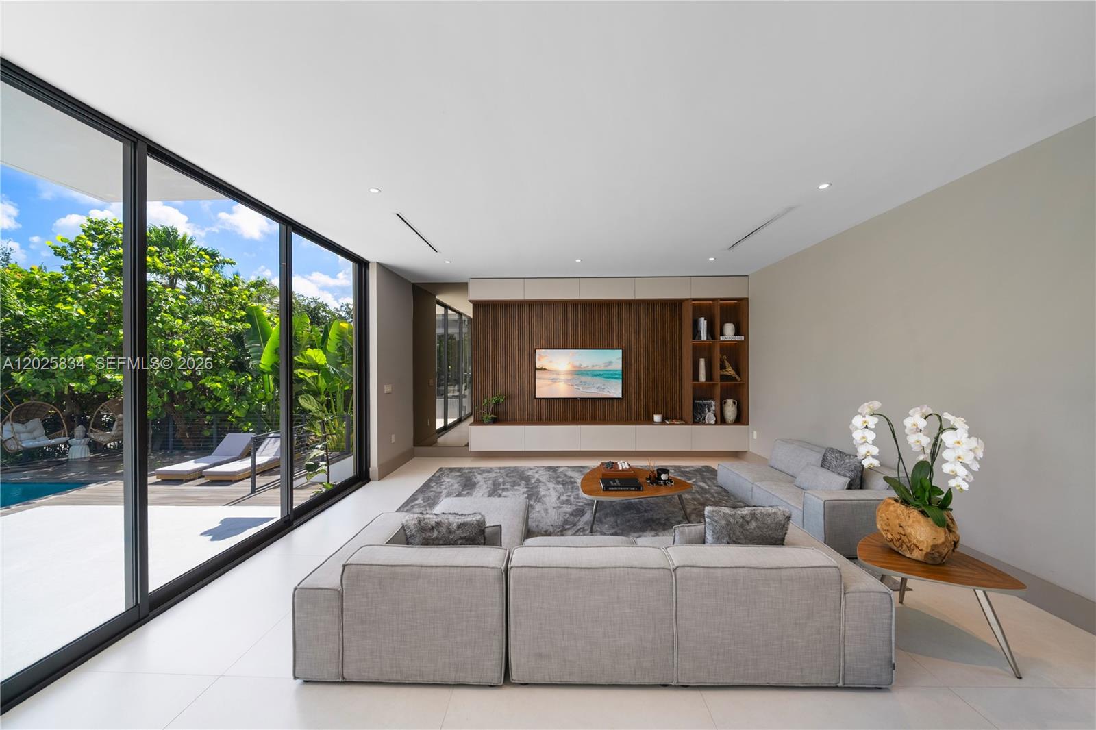 TROPICAL ISLE HOMES SUB - Residential