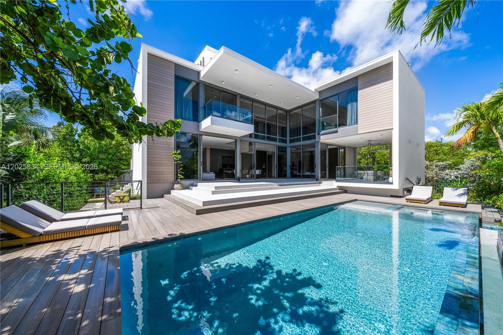 TROPICAL ISLE HOMES SUB - Residential