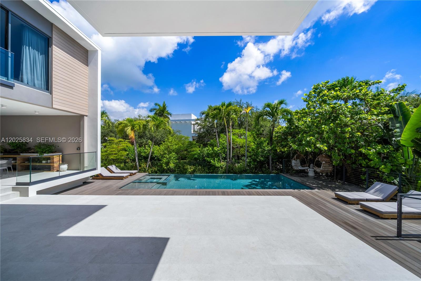 TROPICAL ISLE HOMES SUB - Residential