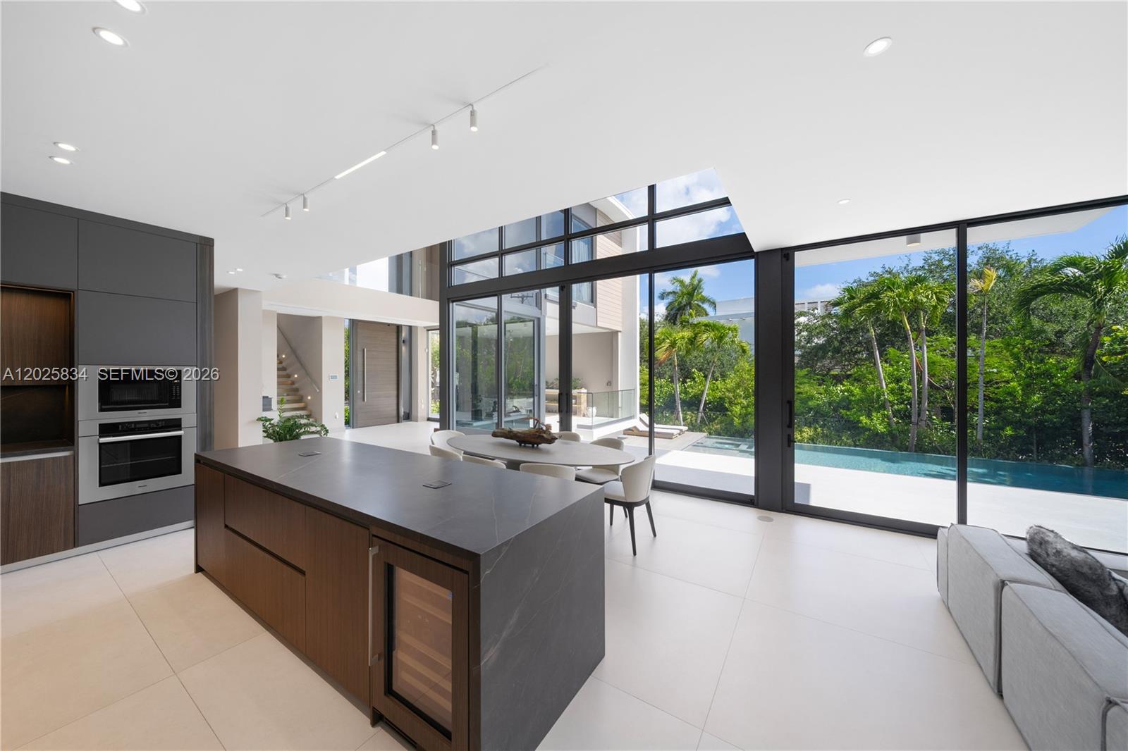 TROPICAL ISLE HOMES SUB - Residential