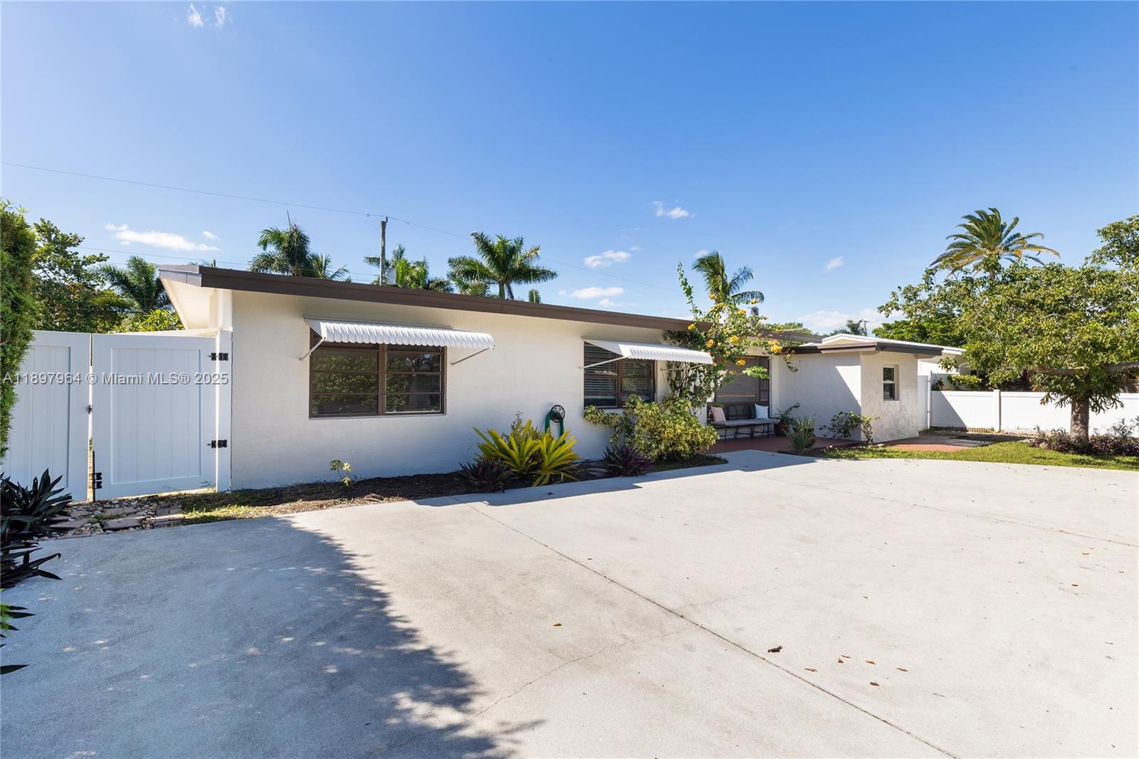 RIVERLAND VILLAGE SEC 1-R - Residential Lease