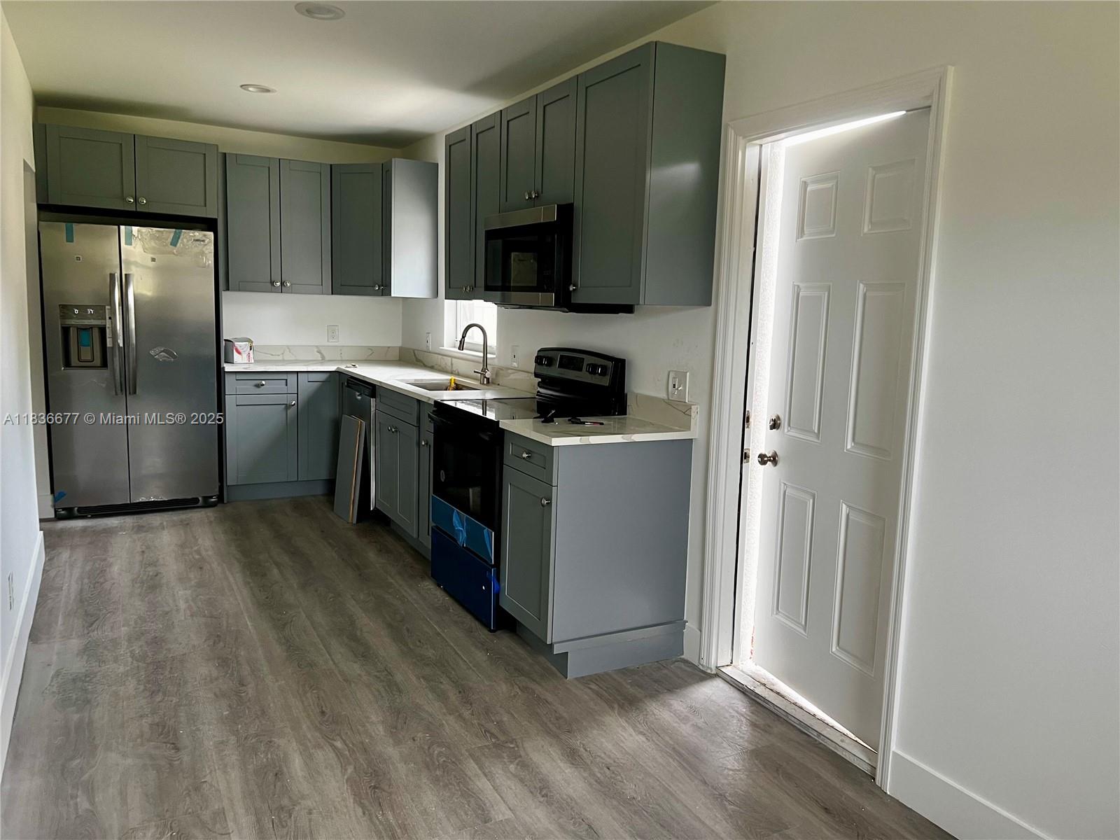 524 NW 21st Ter -