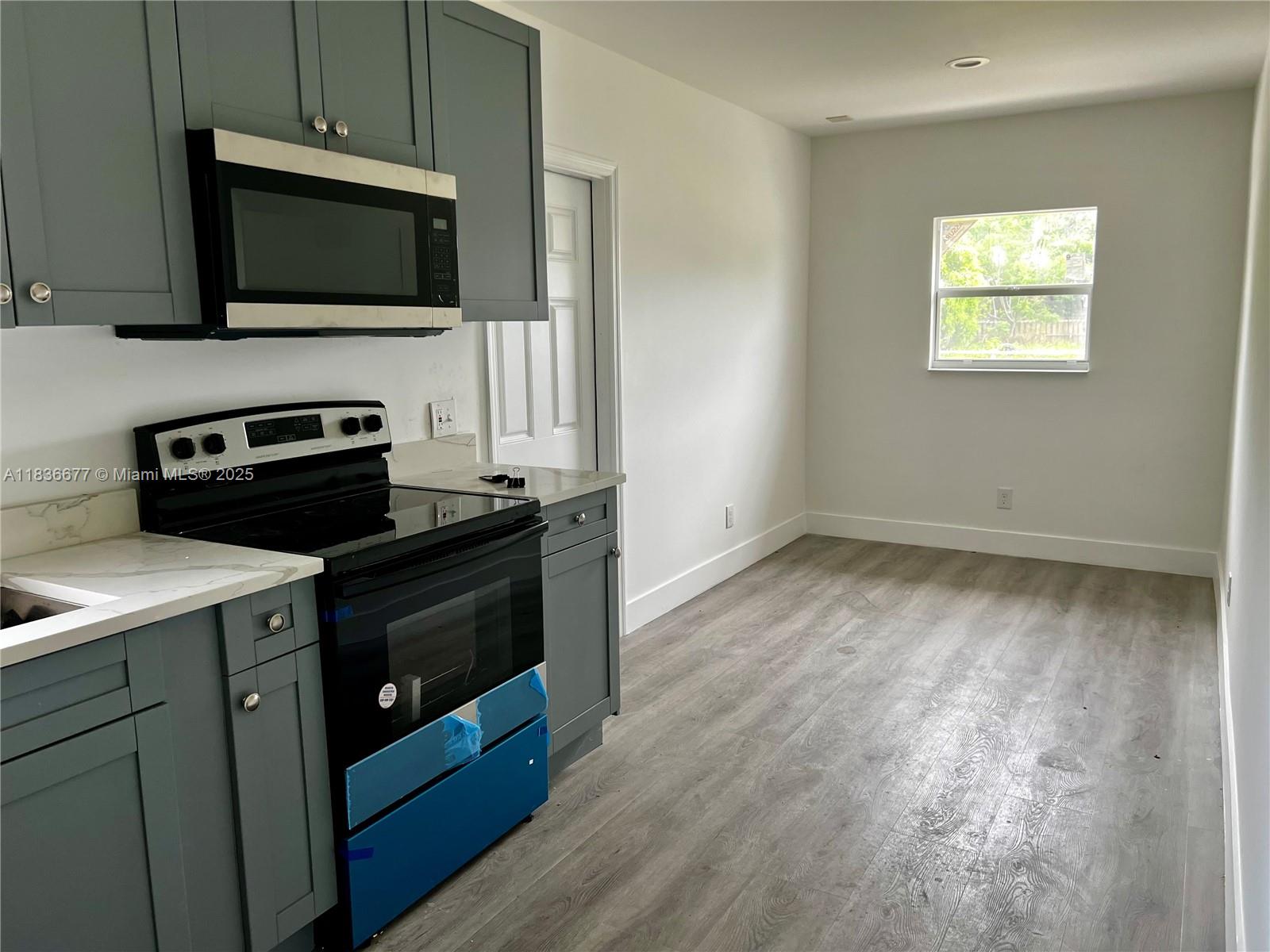 524 NW 21st Ter -