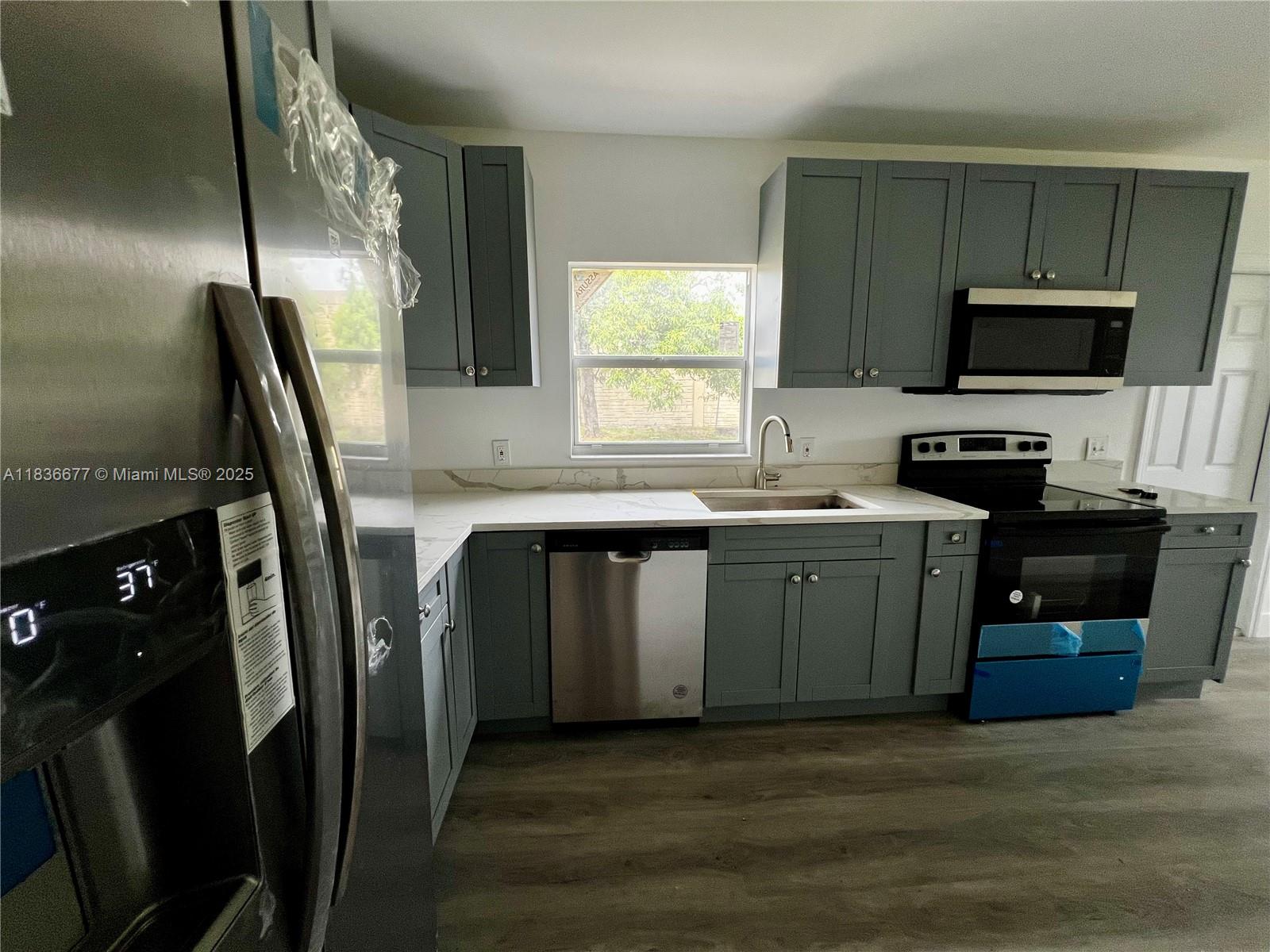 524 NW 21st Ter -