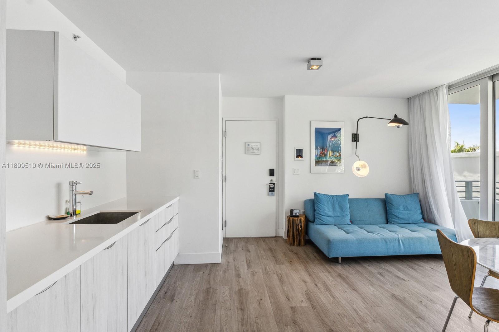 6080 Collins Ave 302