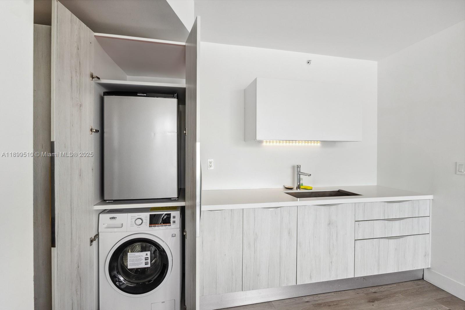 6080 COLLINS CONDO - Residential