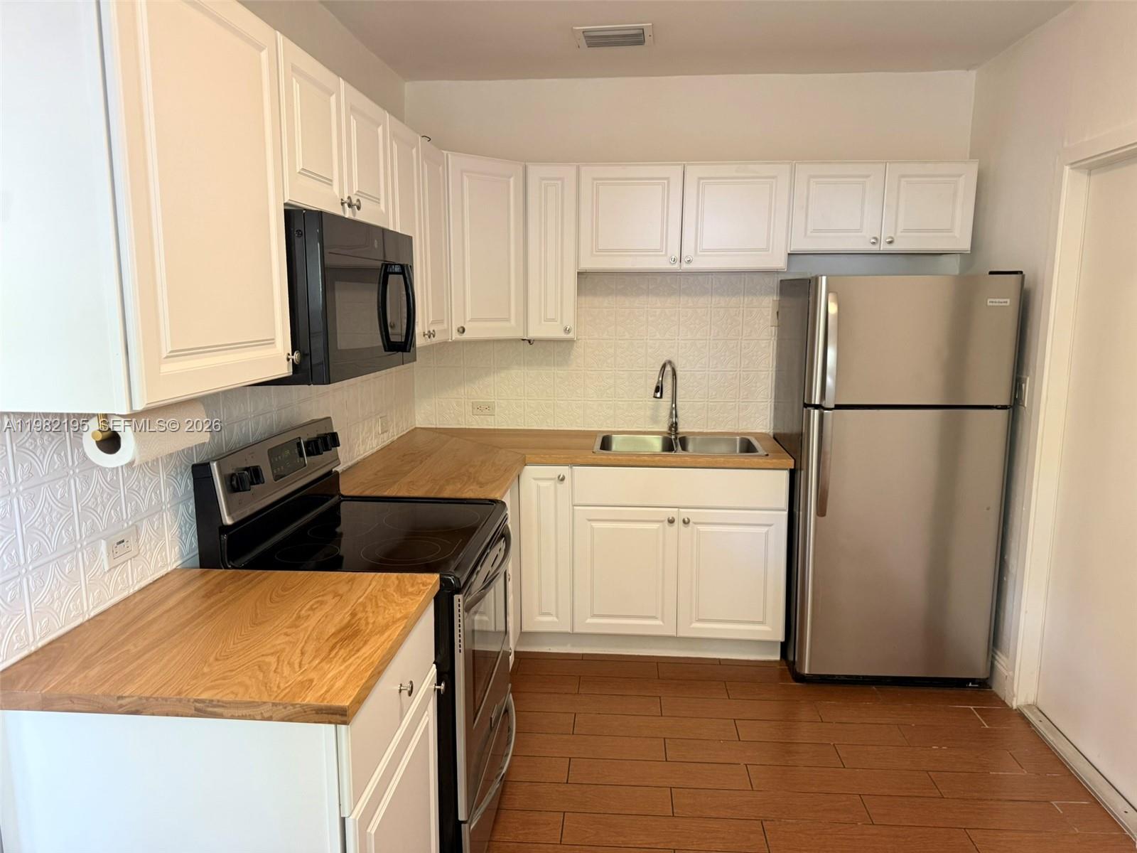 DIXIE HIGHWAY TRACK - Residential Income