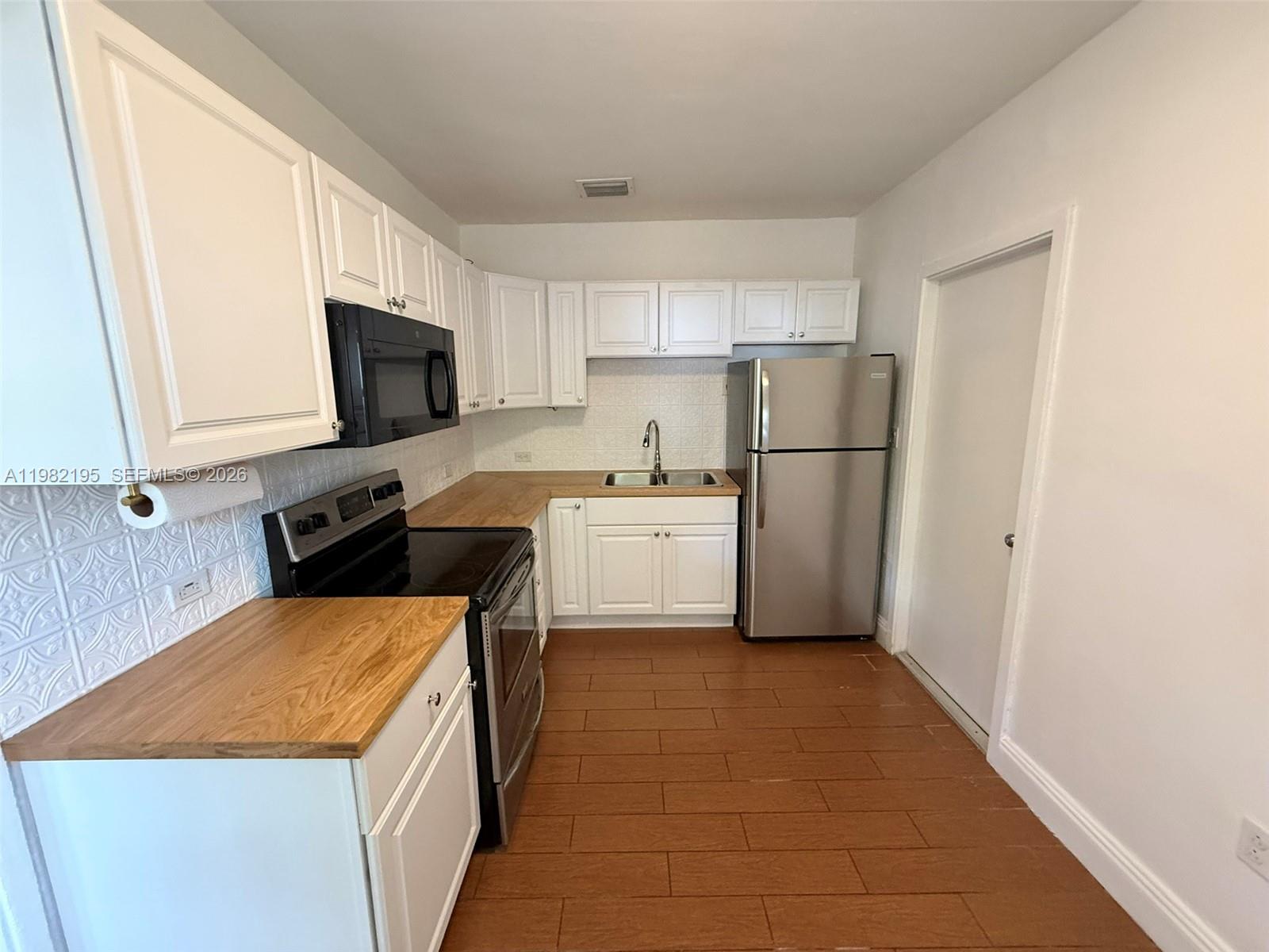 DIXIE HIGHWAY TRACK - Residential Income