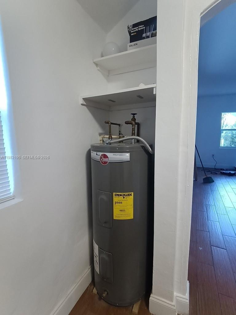 DIXIE HIGHWAY TRACK - Residential Income