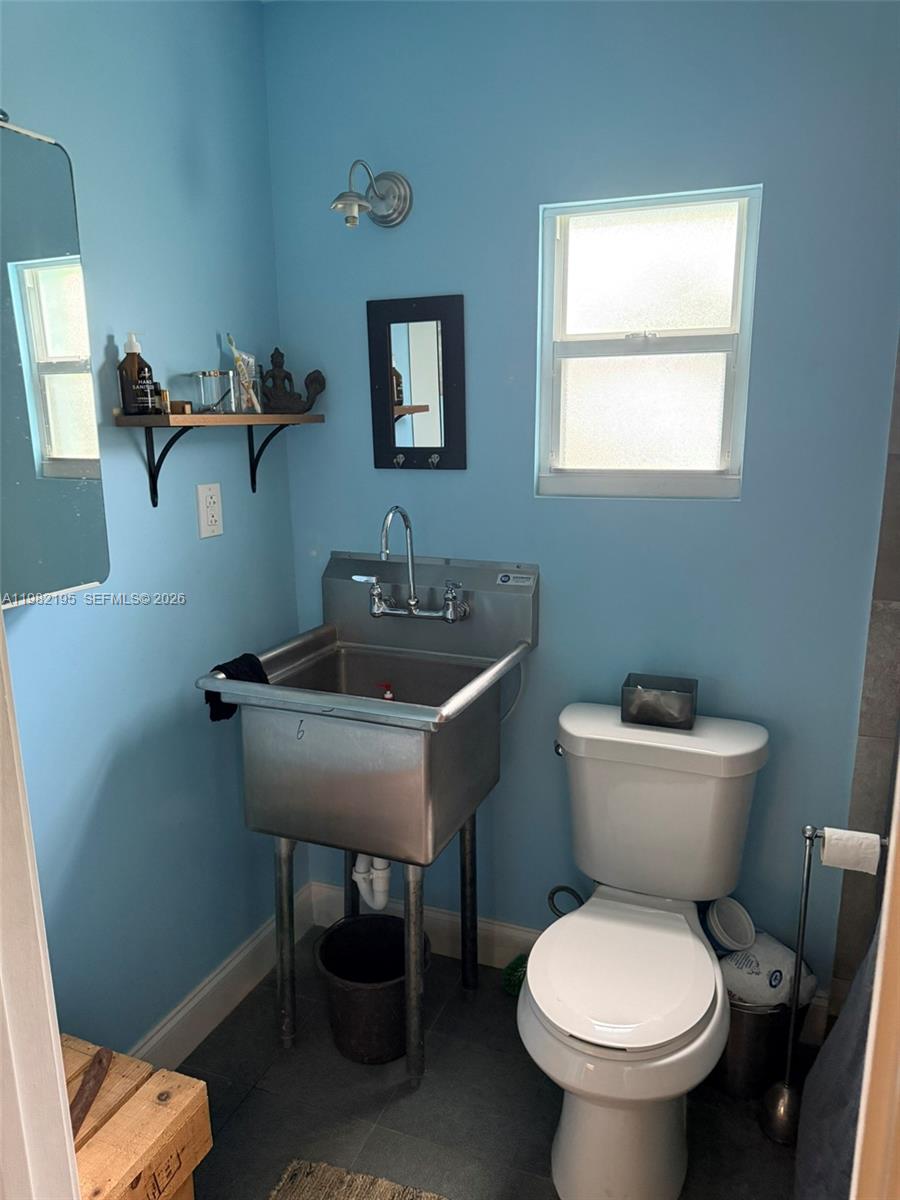 DIXIE HIGHWAY TRACK - Residential Income