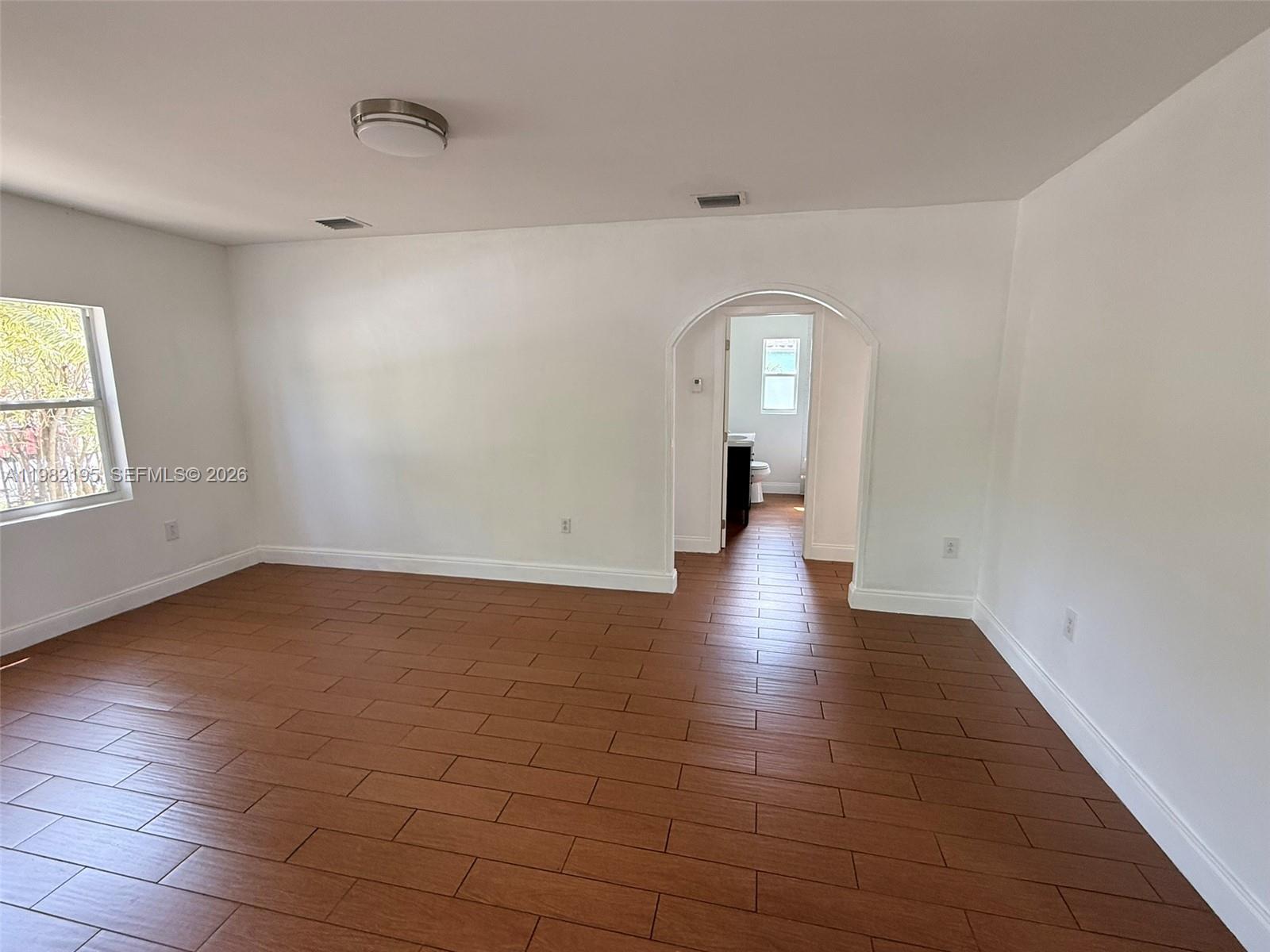 DIXIE HIGHWAY TRACK - Residential Income