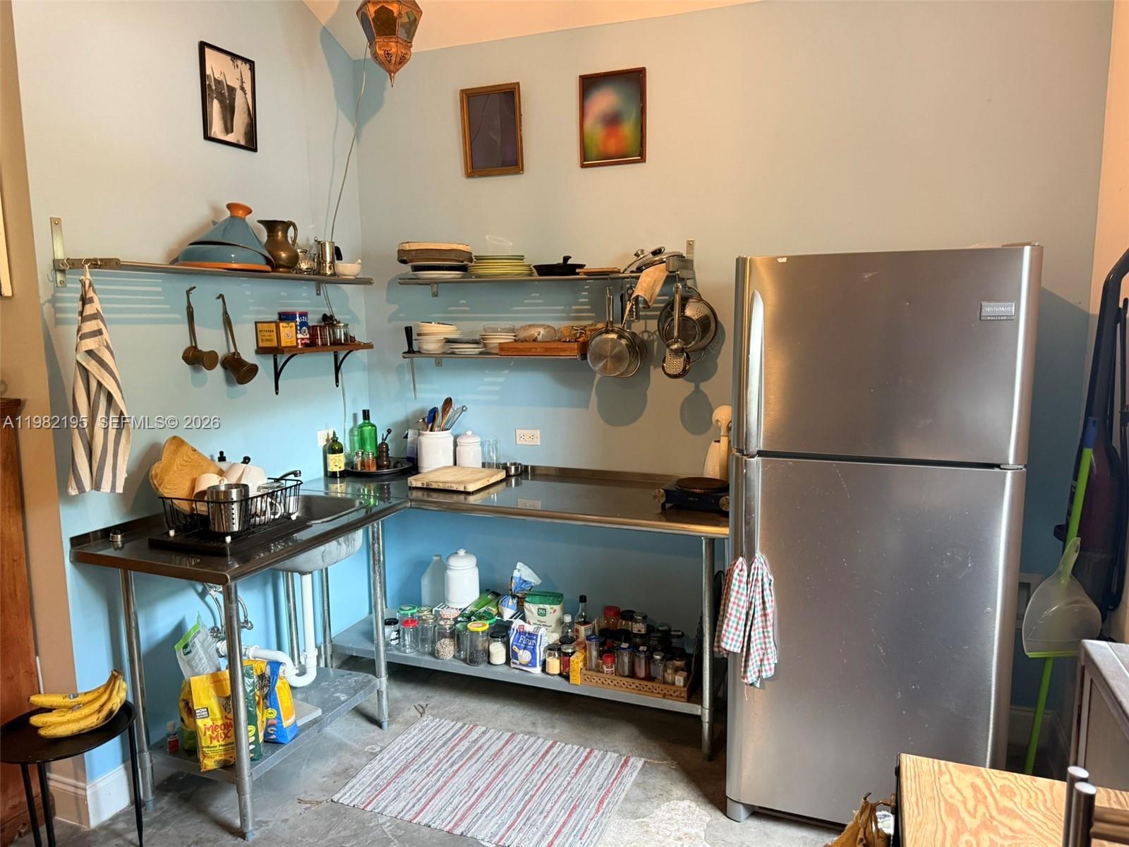 DIXIE HIGHWAY TRACK - Residential Income