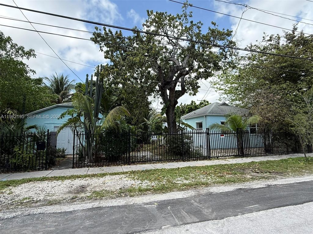 Photo of 294 NE 57th St, Miami, FL 33137 (MLS # A11982195)