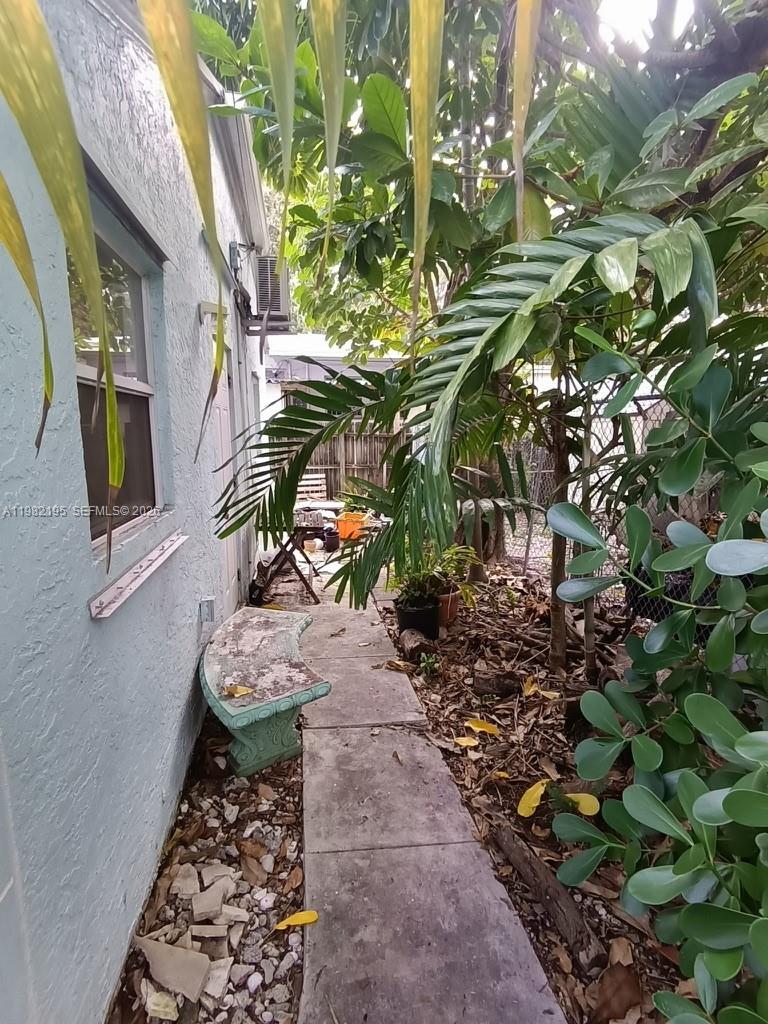 DIXIE HIGHWAY TRACK - Residential Income