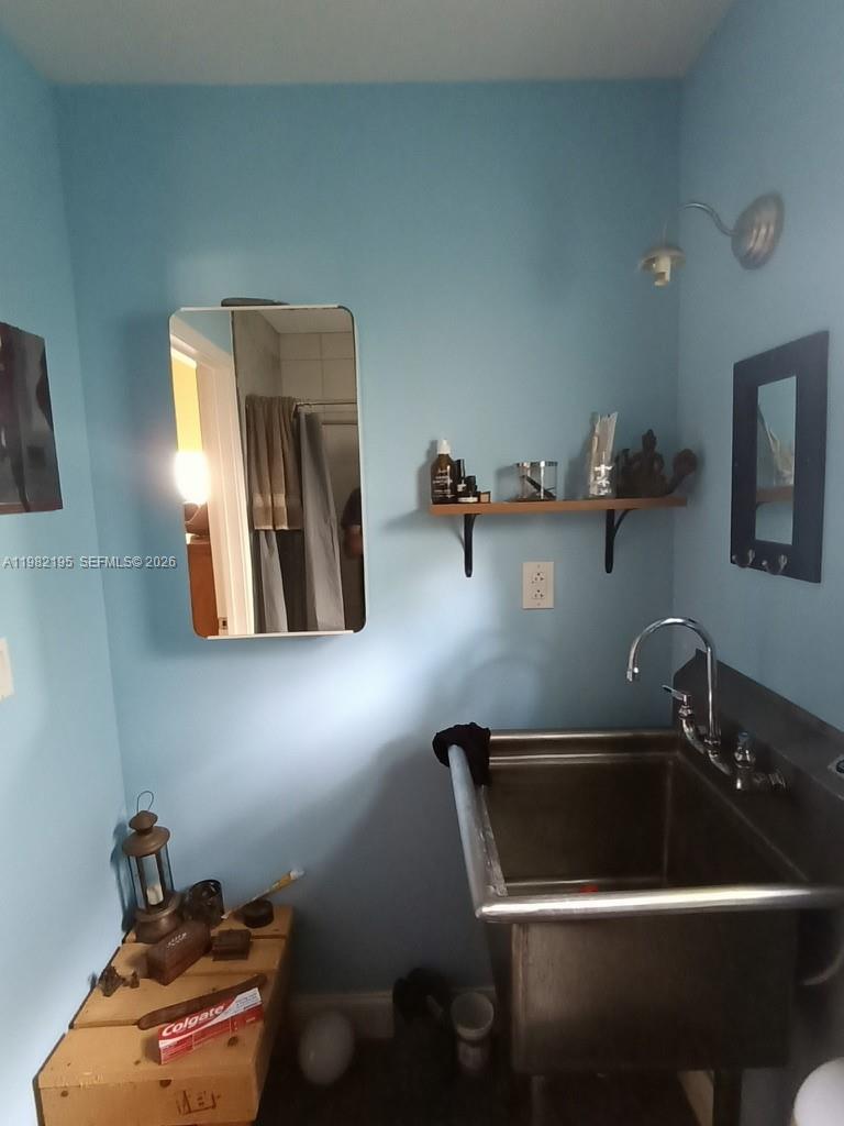 DIXIE HIGHWAY TRACK - Residential Income