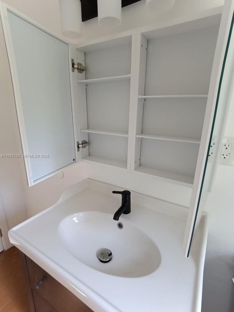 DIXIE HIGHWAY TRACK - Residential Income