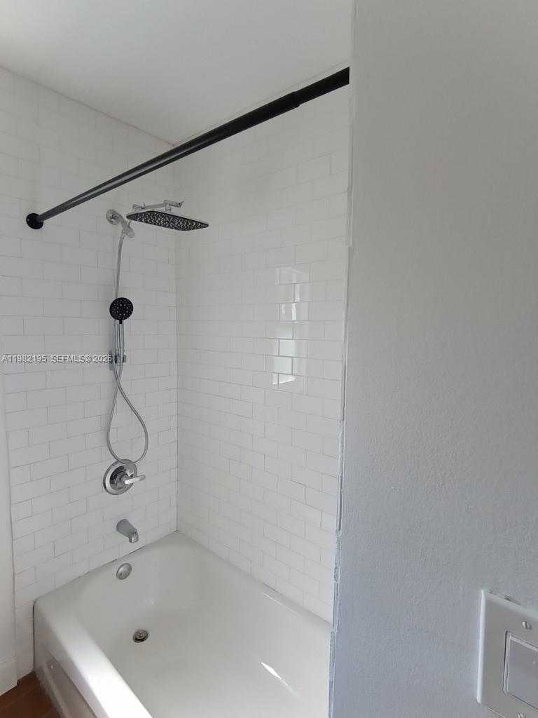 DIXIE HIGHWAY TRACK - Residential Income