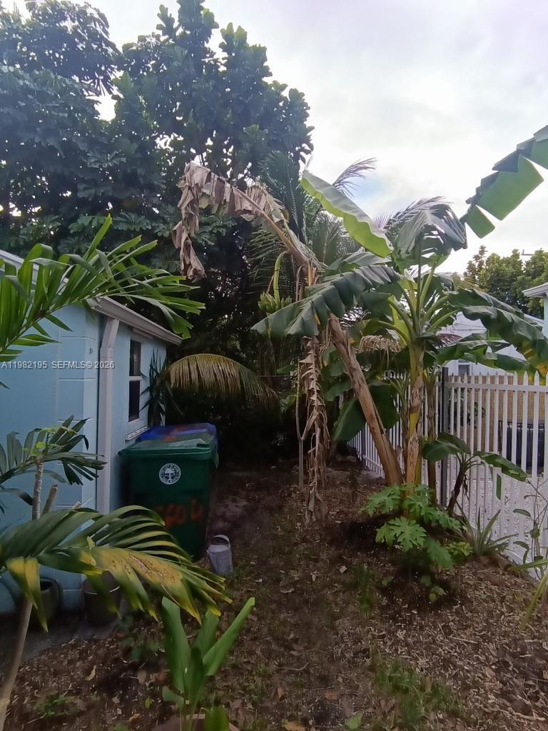 DIXIE HIGHWAY TRACK - Residential Income