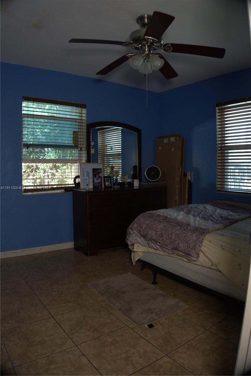 GOLDEN GLADES PARK 5TH AD - Residential