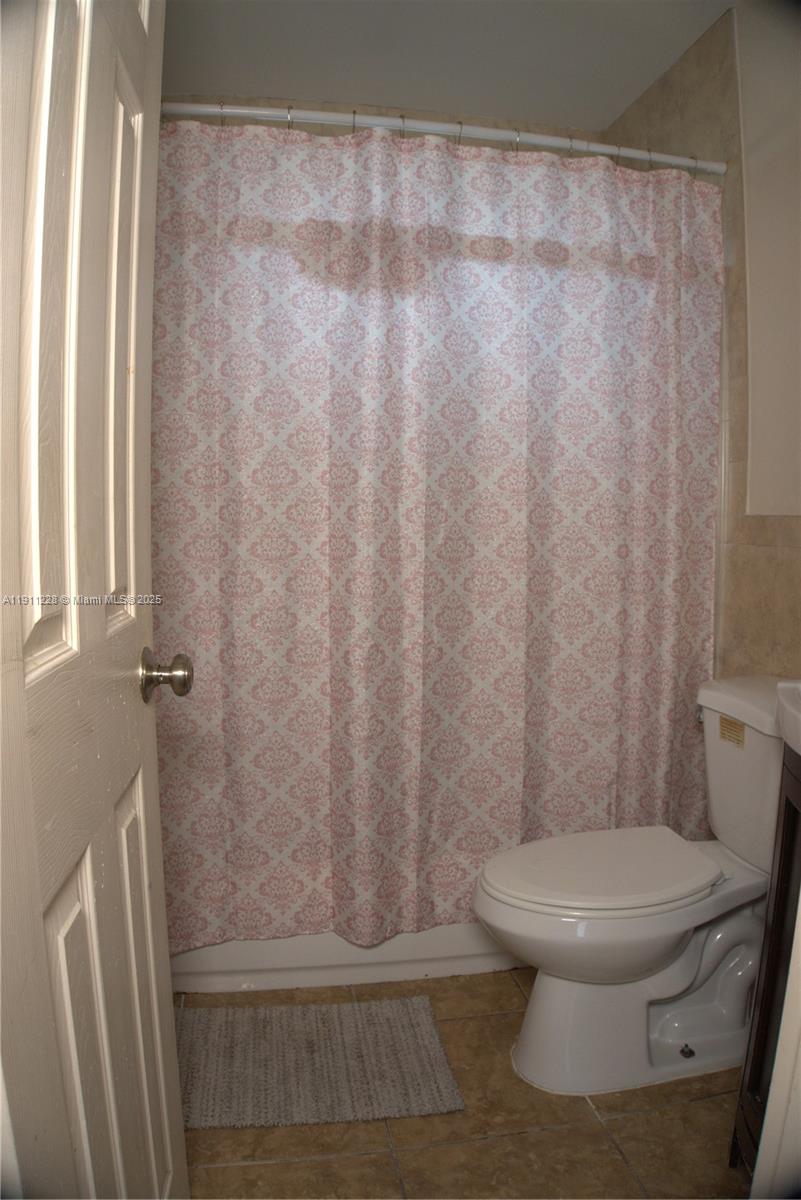 GOLDEN GLADES PARK 5TH AD - Residential