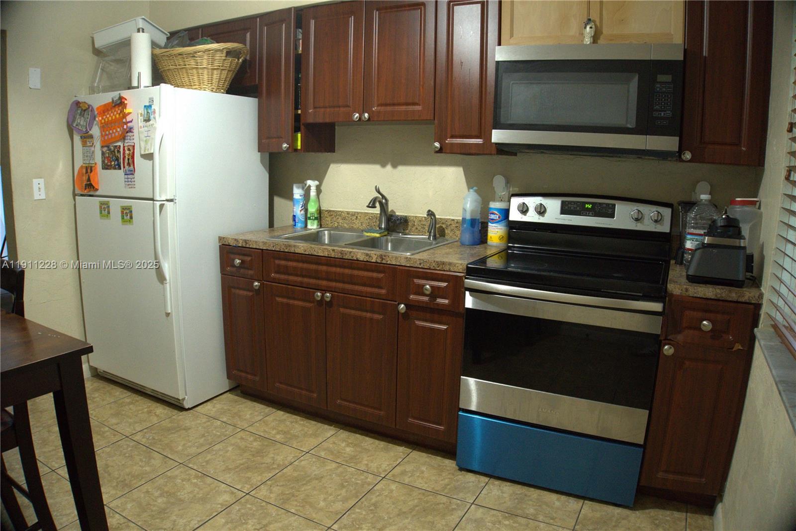 GOLDEN GLADES PARK 5TH AD - Residential