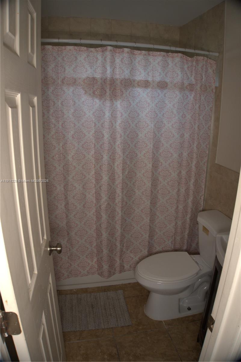 GOLDEN GLADES PARK 5TH AD - Residential