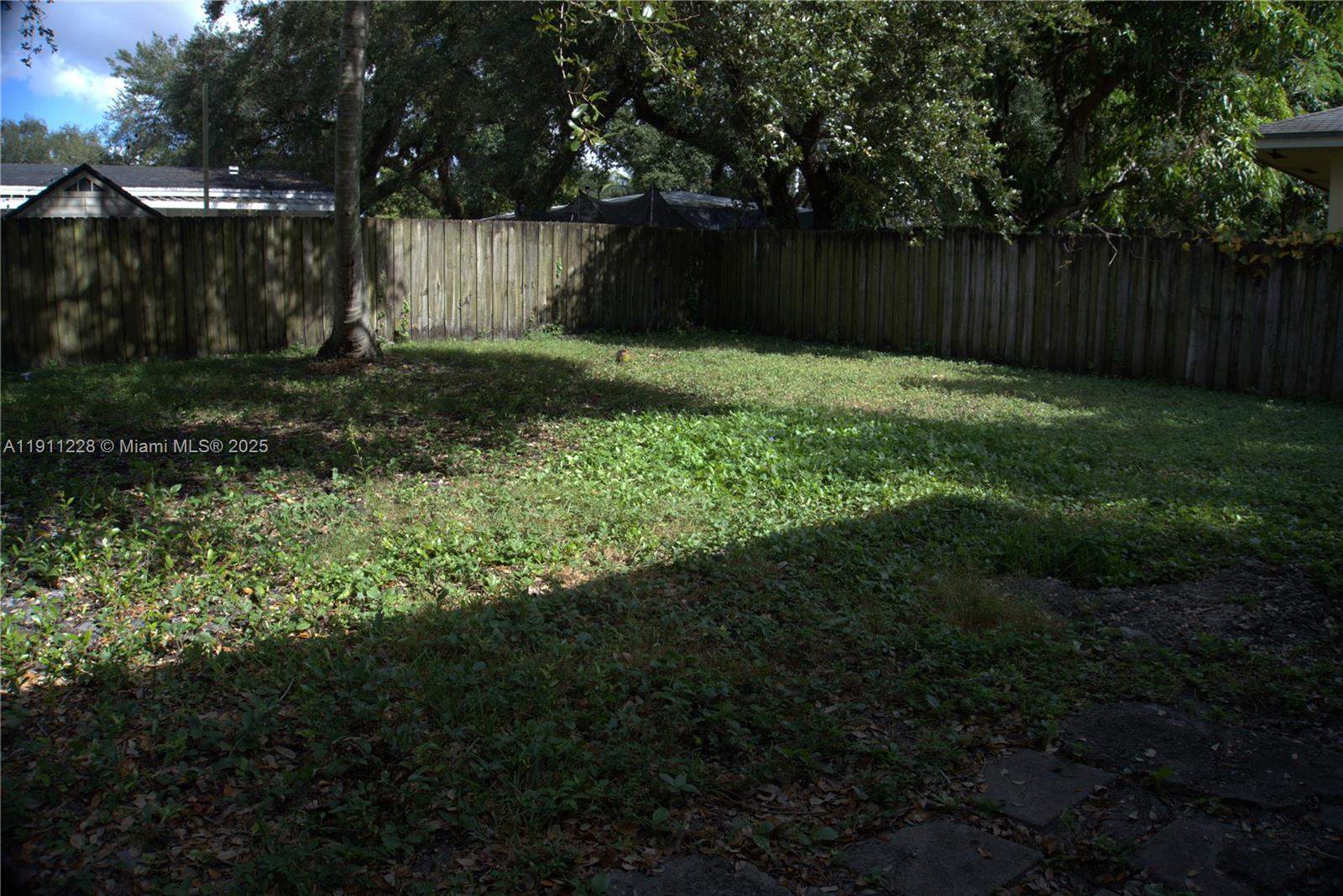 GOLDEN GLADES PARK 5TH AD - Residential