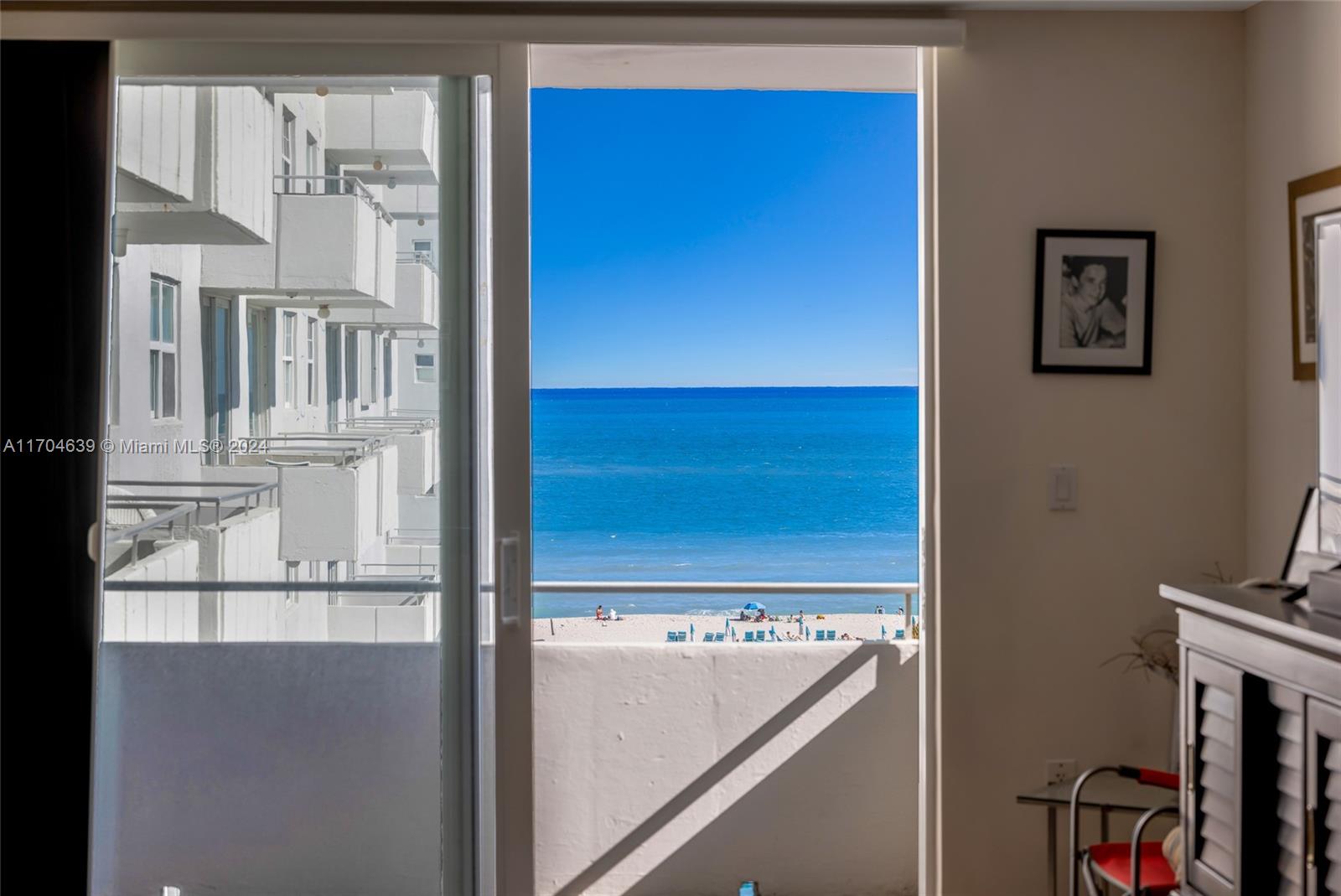 Property for Sale at 465 Ocean Dr 706, Miami Beach, Miami-Dade County, Florida - Bedrooms: 1 
Bathrooms: 1  - $550,000