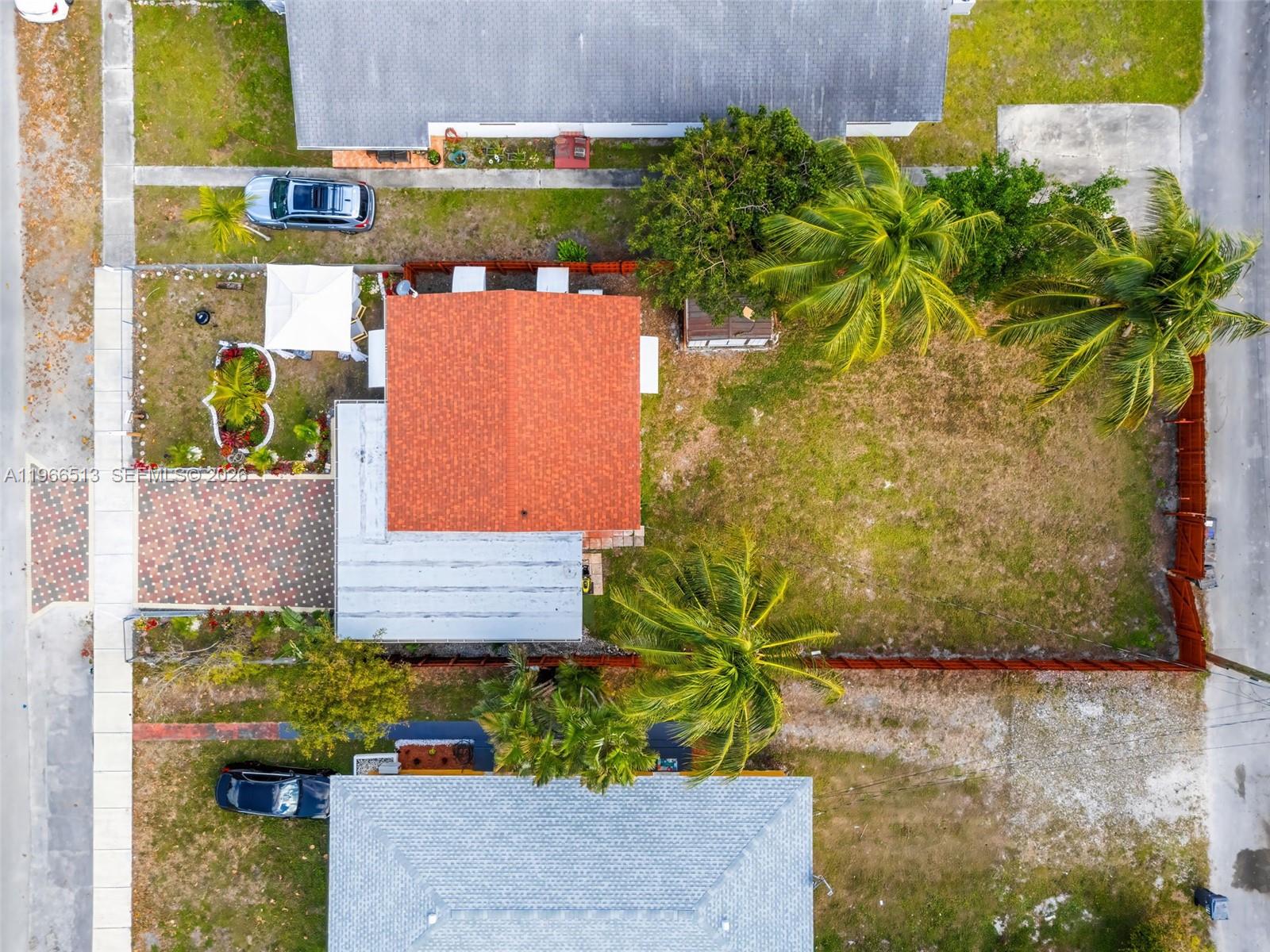 HOLLYWOOD PARK - Residential