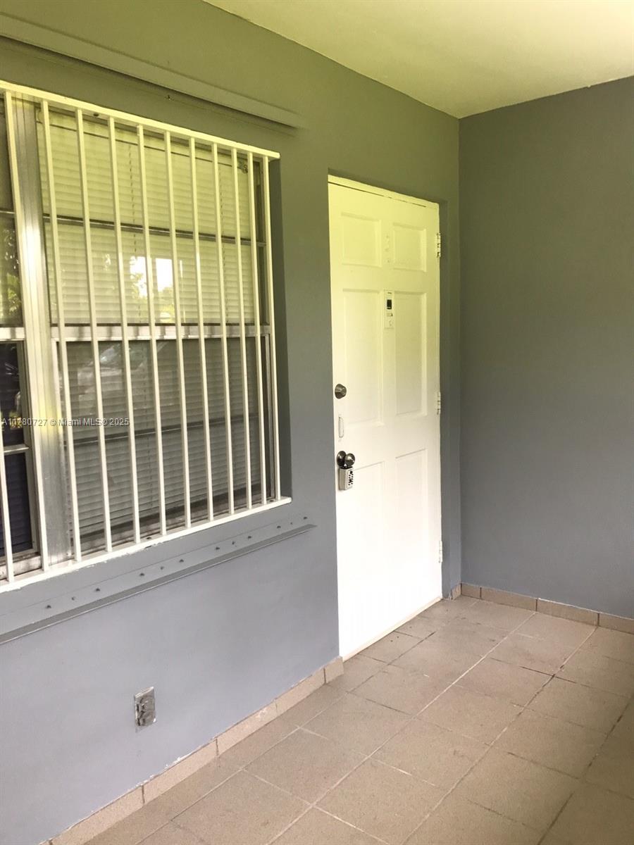 Rental Property at 2612 Johnson St 3, Hollywood, Broward County, Florida - Bedrooms: 1 
Bathrooms: 1  - $1,575 MO.