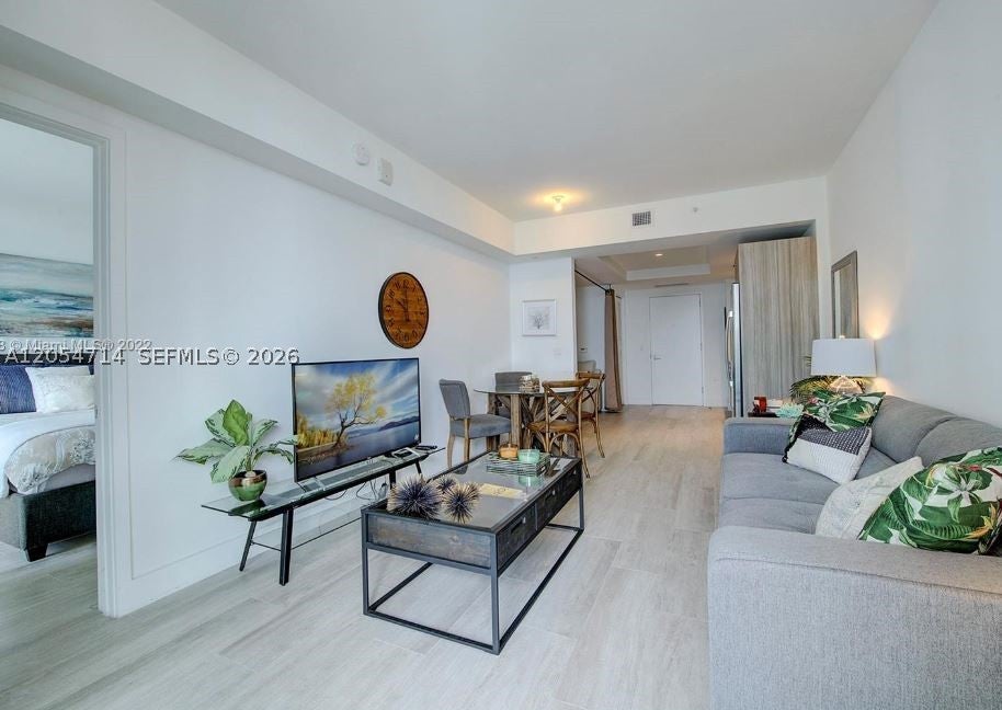 121 NE 34th St 1603