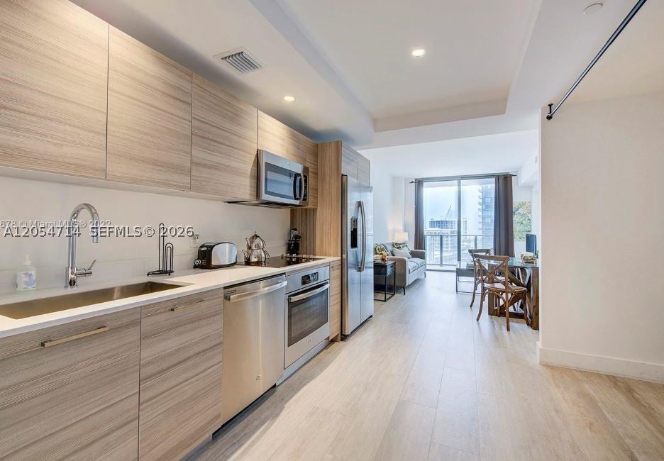 121 NE 34th St 1603