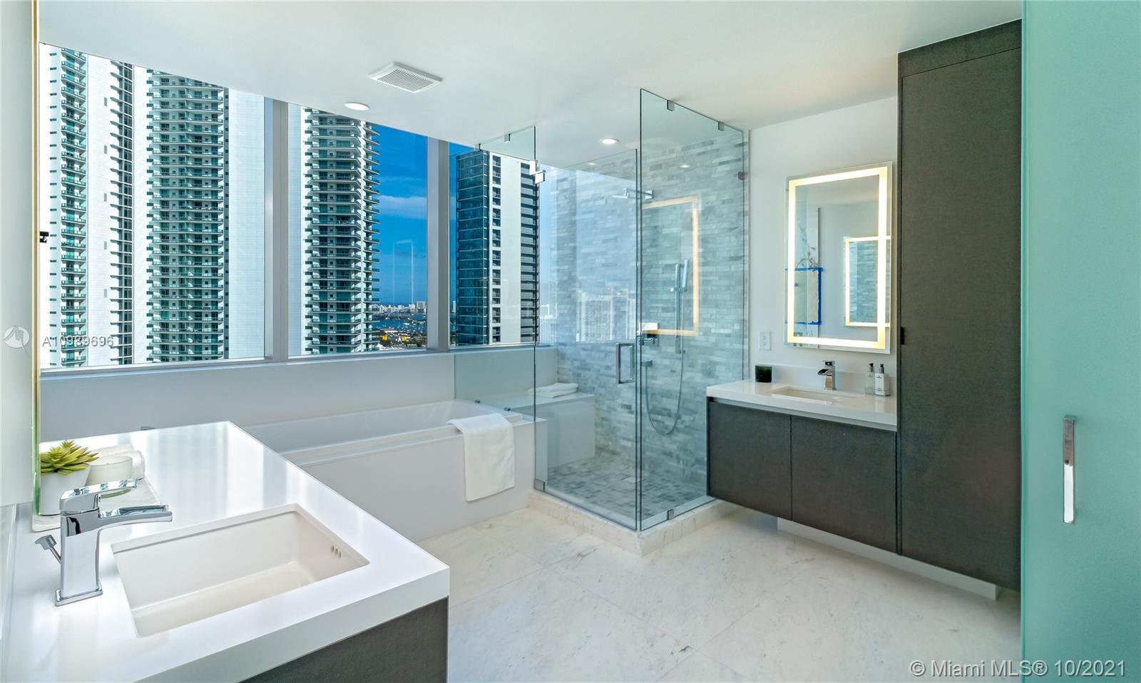 PARAMOUNT MIAMI - Residential