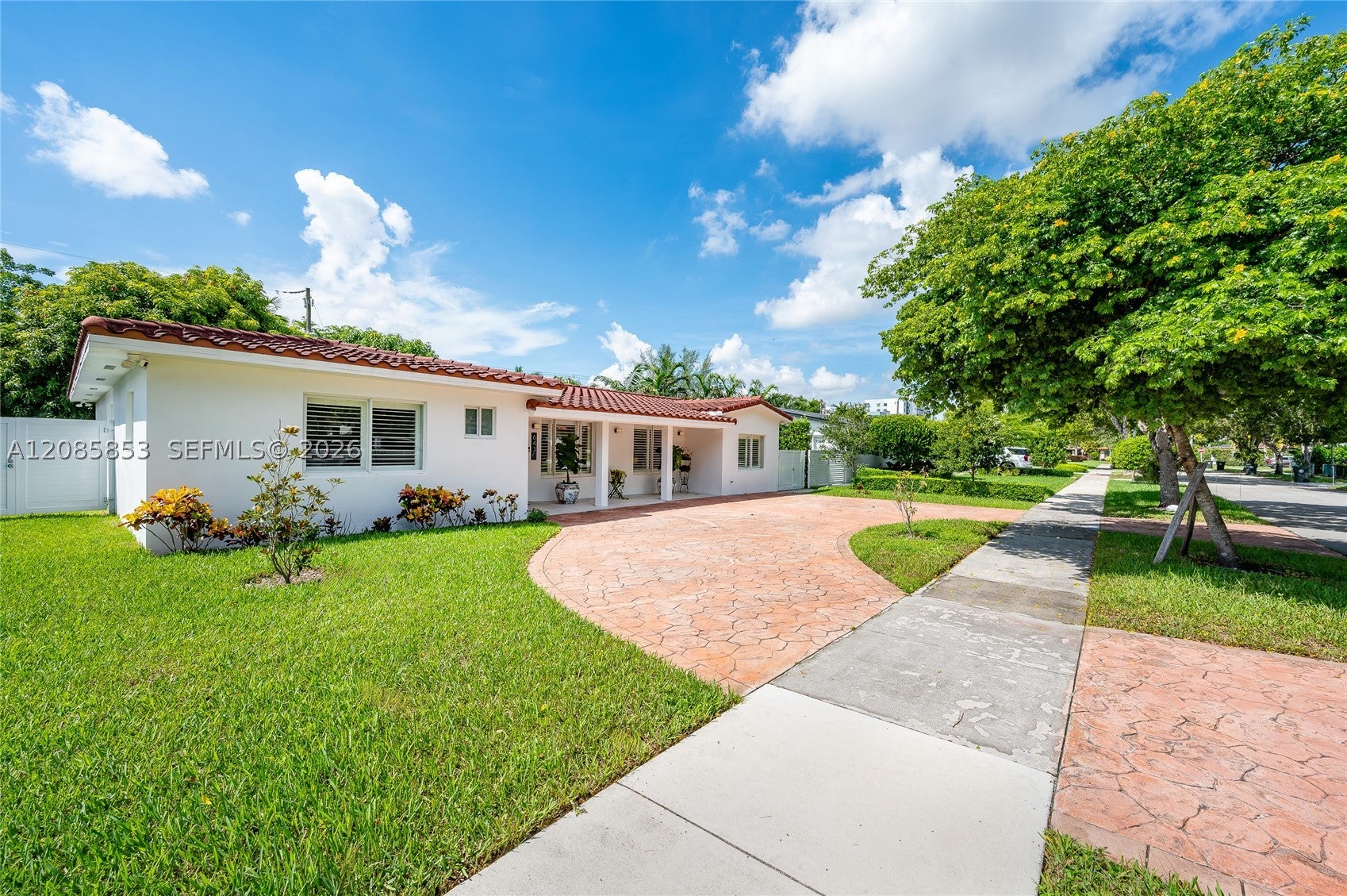 6430 SW 21 St, West Miami, FL, 33155/$975,000 2 6430 SW 21 St