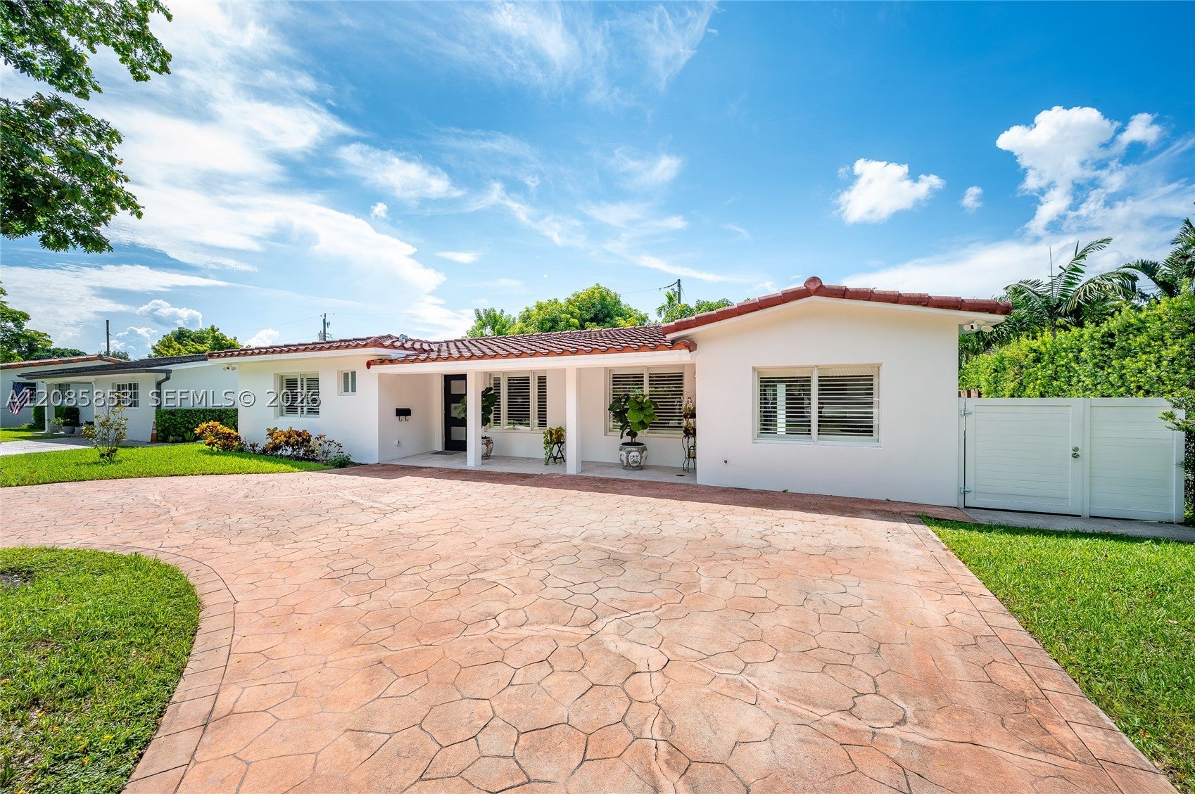 6430 SW 21 St, West Miami, FL, 33155/$975,000 4 6430 SW 21 St