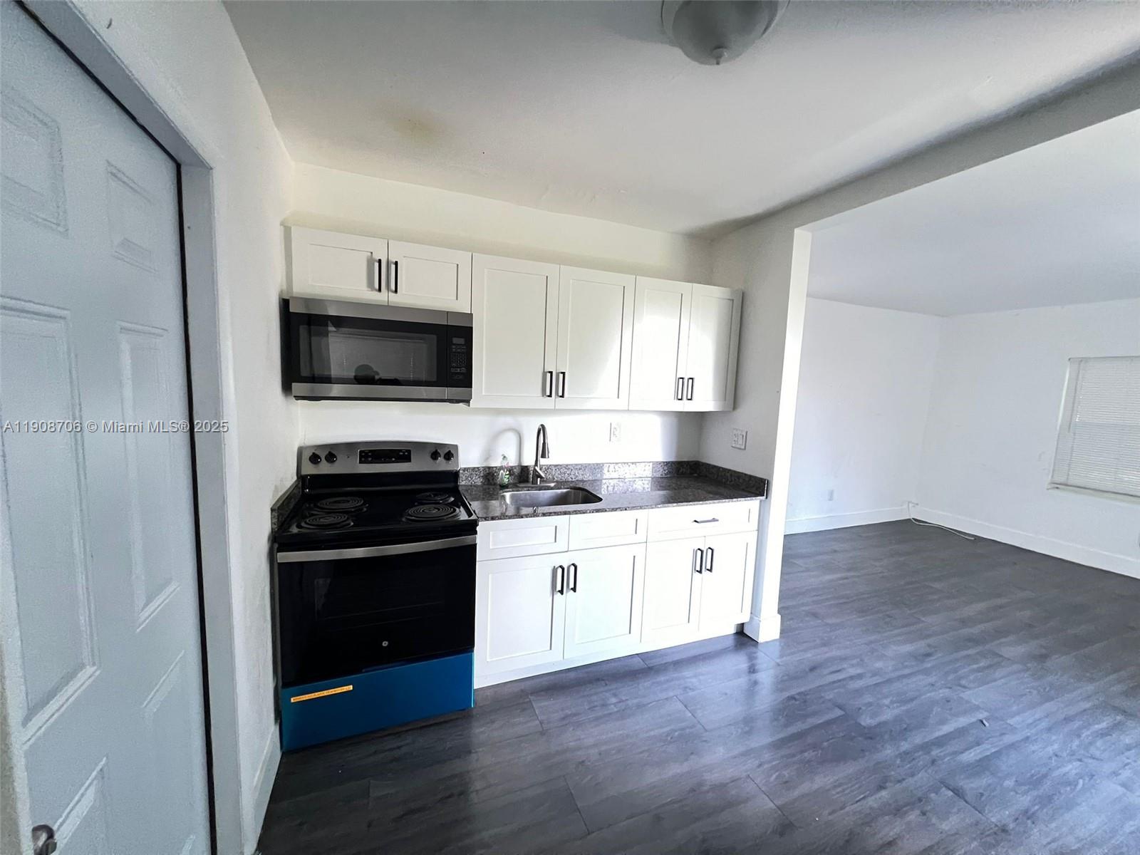 FLORAL PK 1ST AMD - Residential Lease