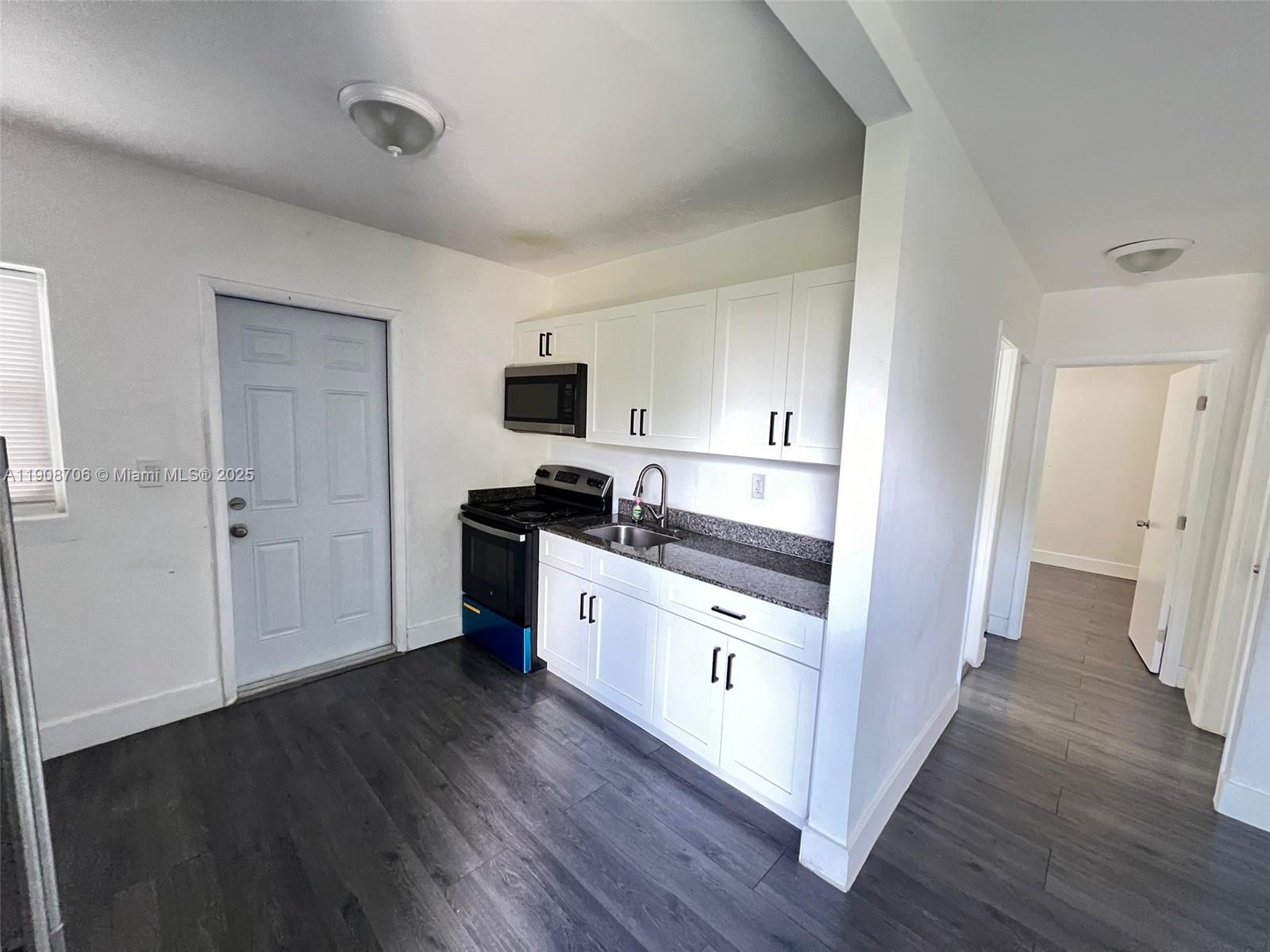 FLORAL PK 1ST AMD - Residential Lease