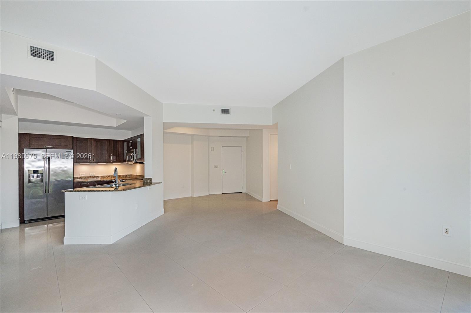 TURNBERRY VLG NO TOWER CO - Residential Lease