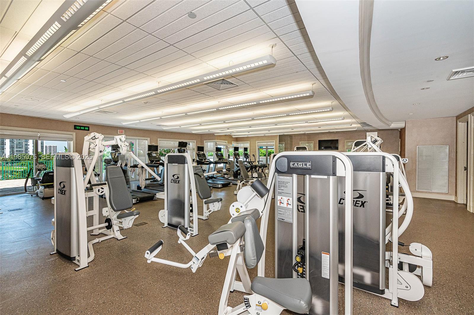 TURNBERRY VLG NO TOWER CO - Residential Lease