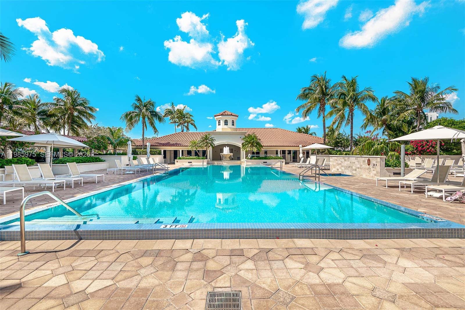 TURNBERRY VLG NO TOWER CO - Residential Lease