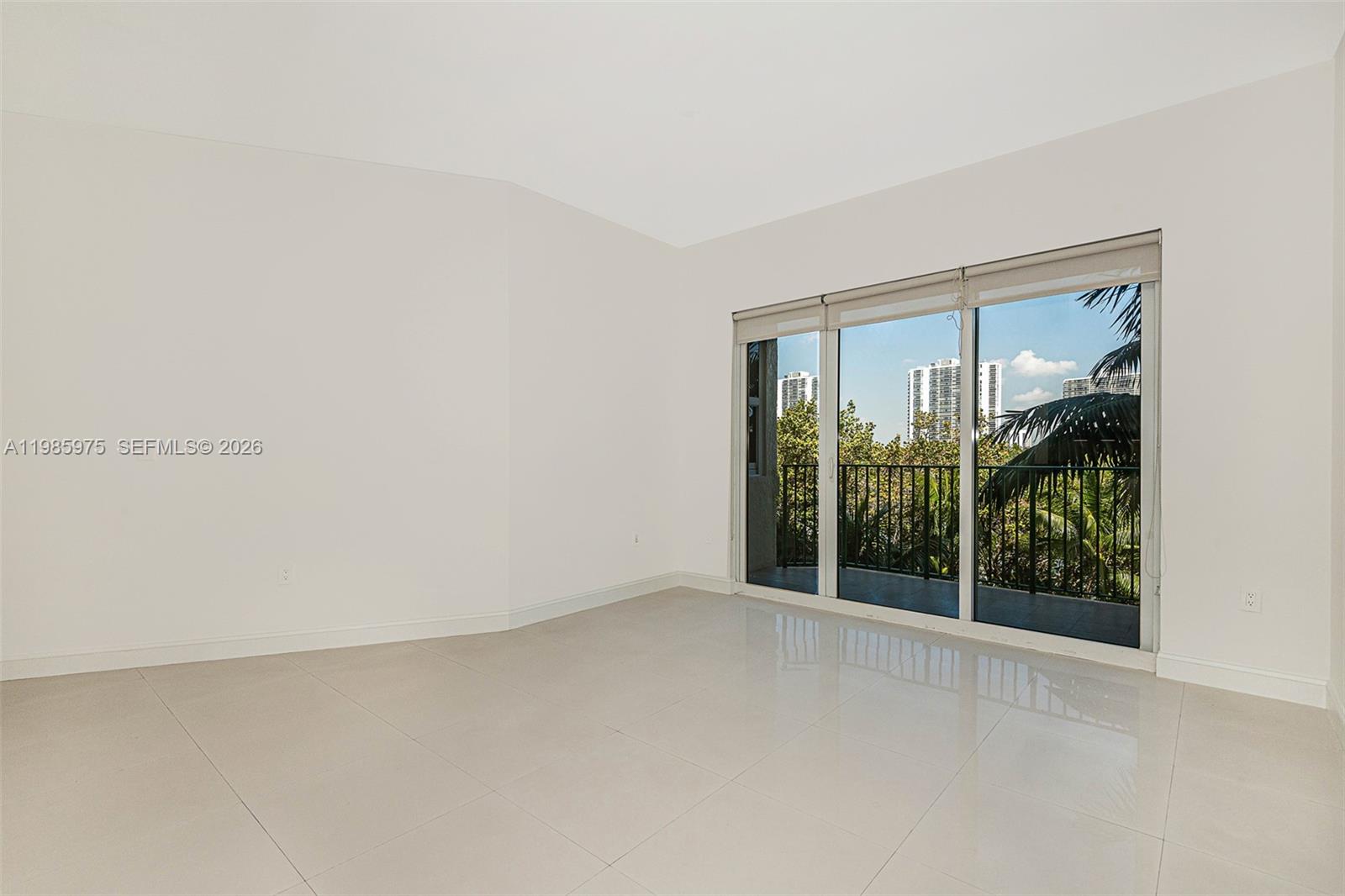 TURNBERRY VLG NO TOWER CO - Residential Lease