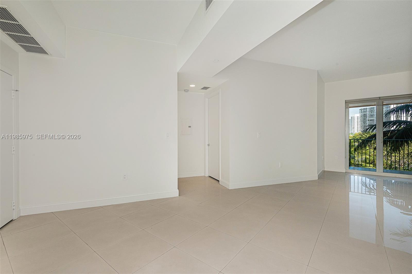 TURNBERRY VLG NO TOWER CO - Residential Lease