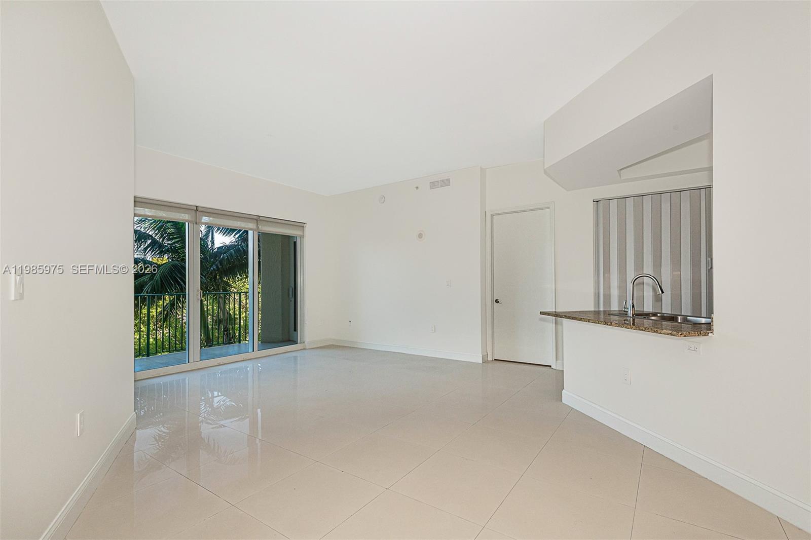 TURNBERRY VLG NO TOWER CO - Residential Lease