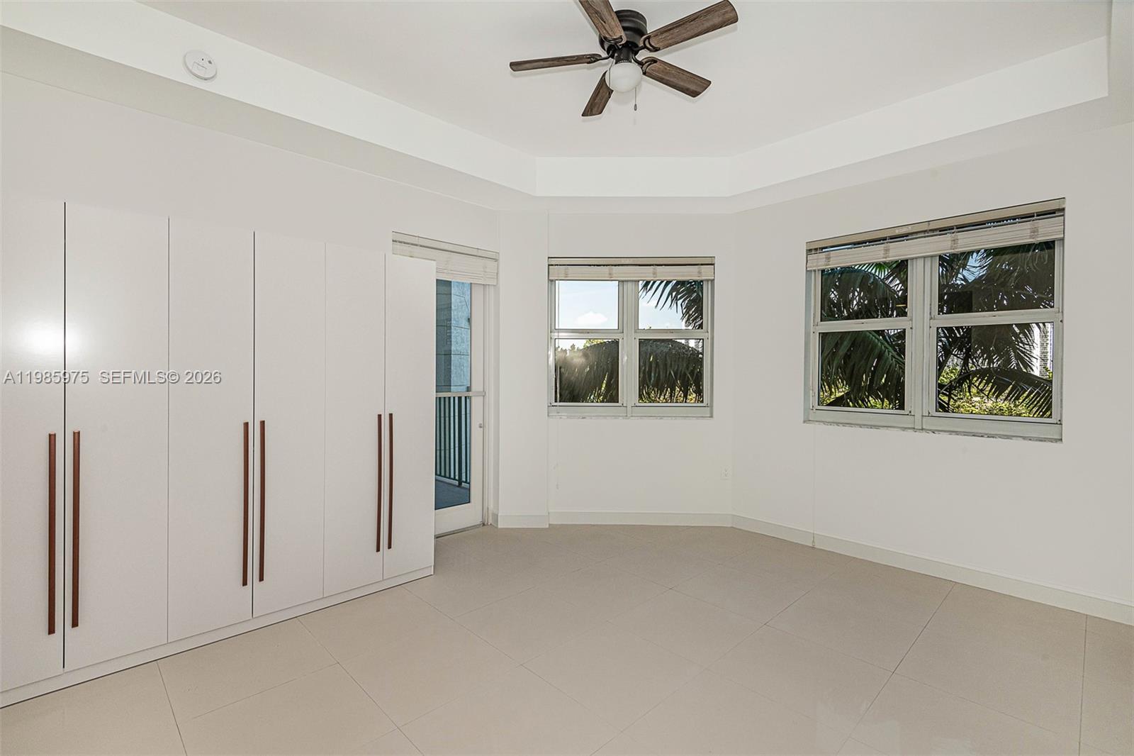 TURNBERRY VLG NO TOWER CO - Residential Lease