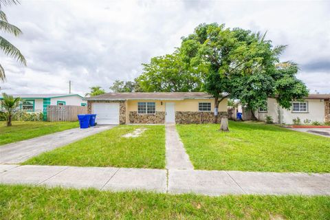 Photo of 2900 N 73rd Ave, Hollywood, FL 33024 (MLS # A11895383)