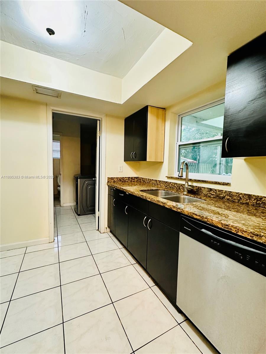 2900 N 73rd Ave