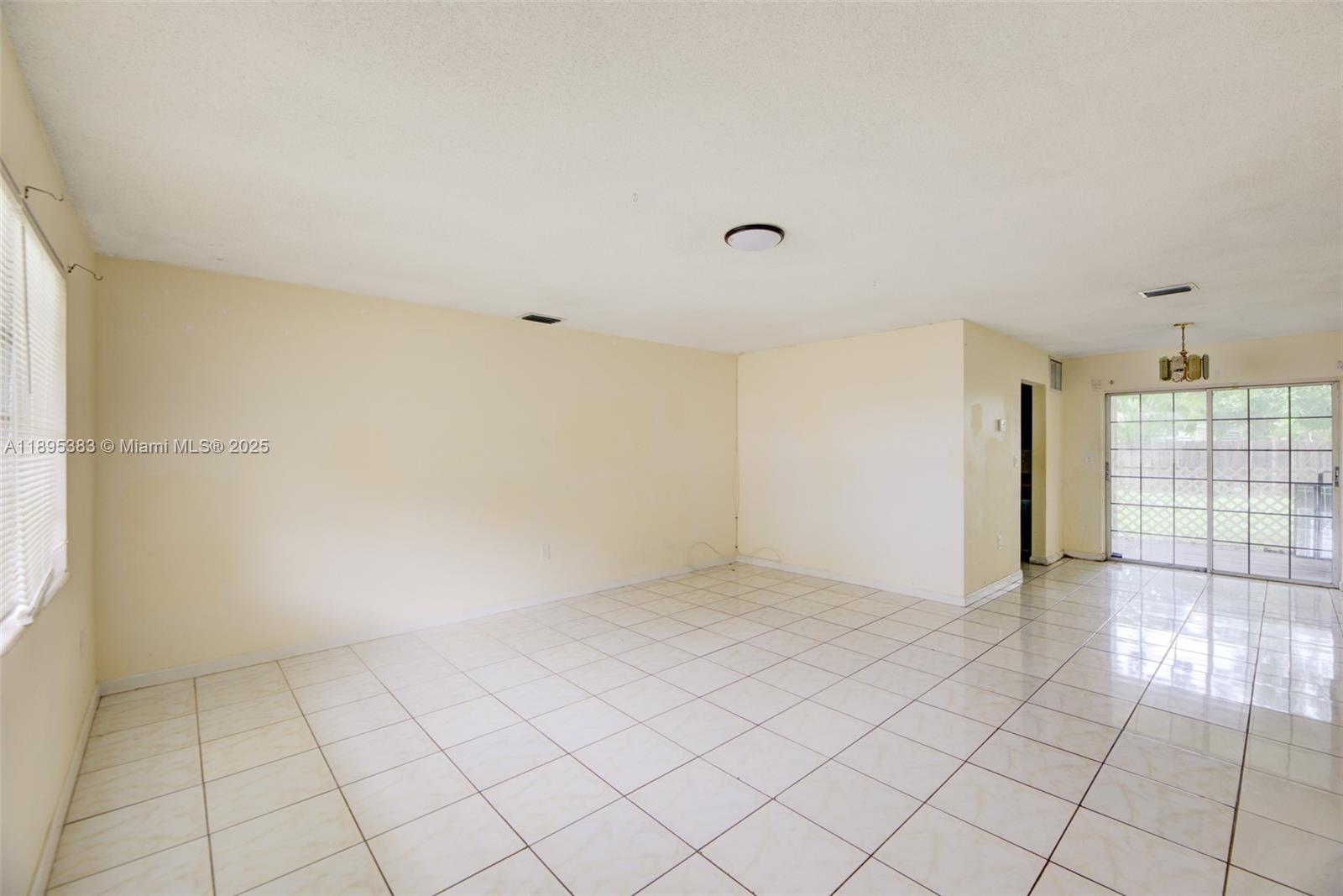 2900 N 73rd Ave
